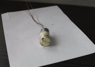 कम कंपन मिनी डीसी एयर पम्प सिरिंज पंप संक्षारक प्रतिरोध व्यास 4mm